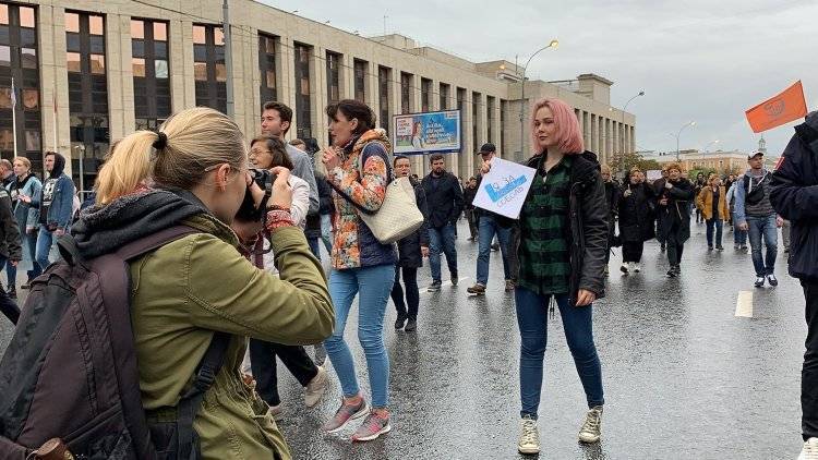 «Оппозиция» добивается разрешения Москвы на митинг и уличное шествие 24 августа