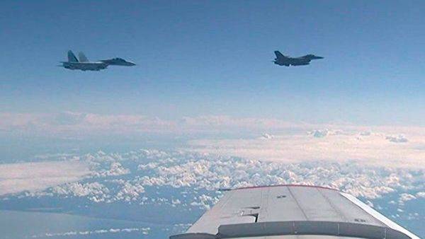 В НАТО объяснили цель сближения истребителя с самолетом Шойгу над Балтикой