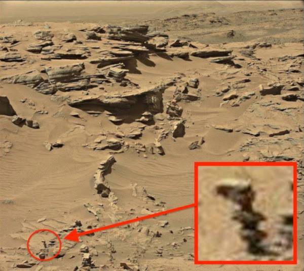 Уфолог Скотт Уоринг обнаружил на Марсе инопланетных лилипутов
