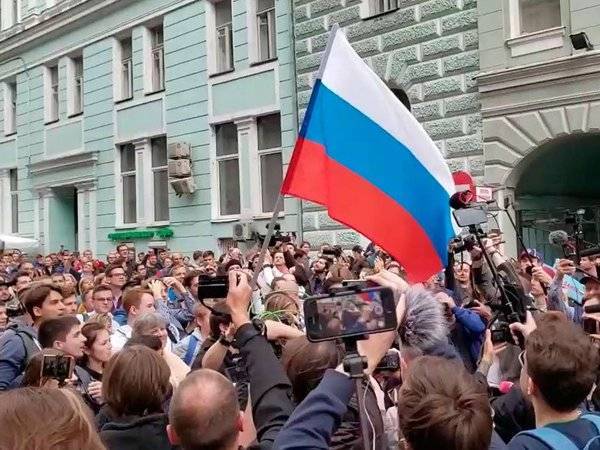 Оппозиция попросила мэрию Москвы согласовать шествие 24 августа