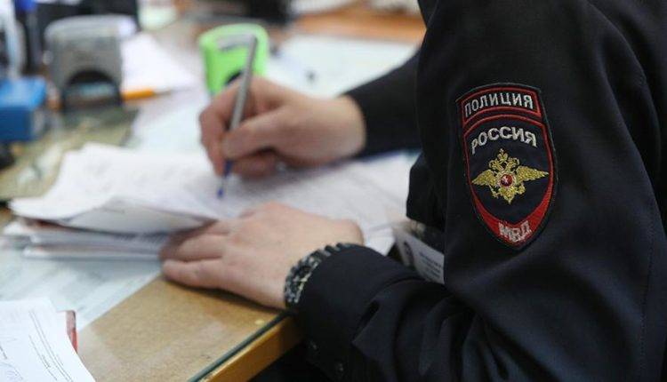 Полиция начала проверку по факту применения силы при задержании девушки в Москве