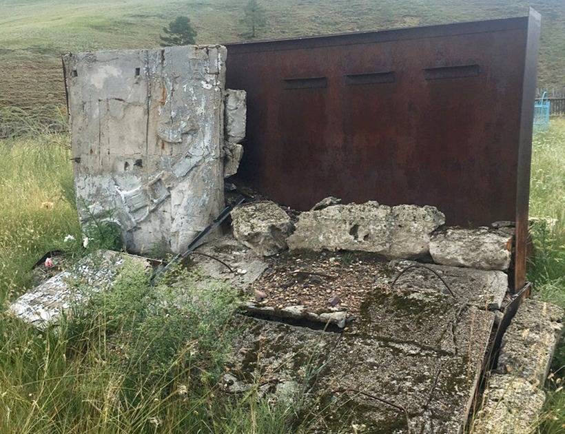 В Бурятии братская могила партизан превратилась в руины