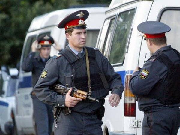 Полиция в Москве начала проверку после удара участницы митинга