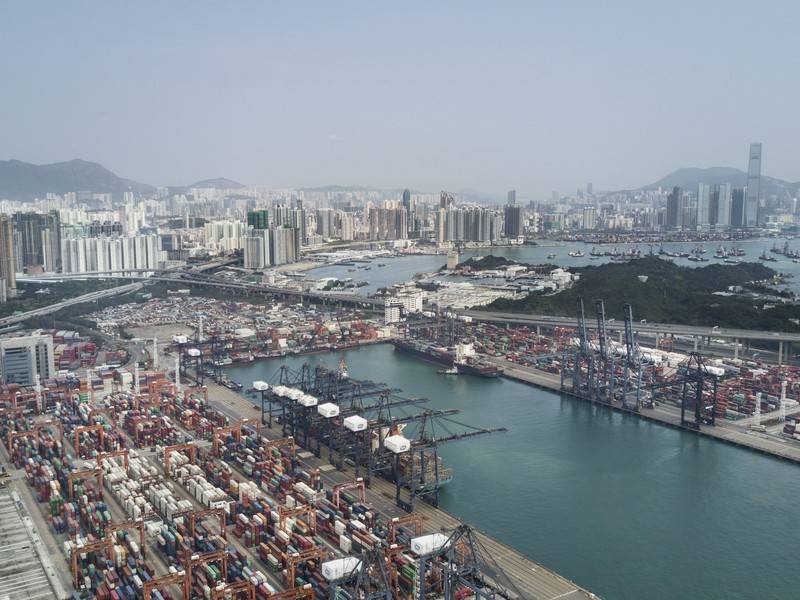 Власти Китая не впустили корабли США в порт Гонконга