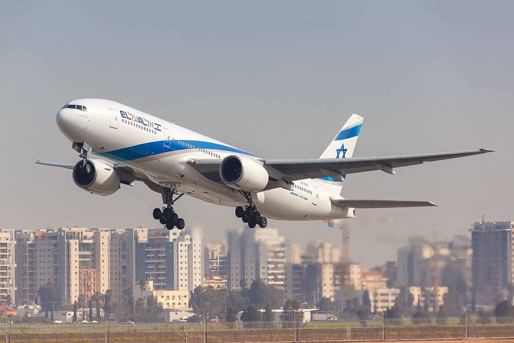 В Израиле от кори умерла стюардесса, которая почувствовала себя плохо во время полета - rtvi.com - Израиль - Нью-Йорк - Тель-Авив