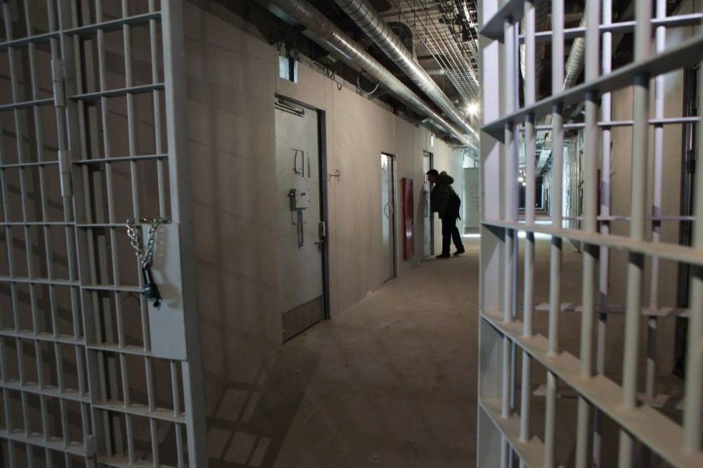 В Сургуте возбудили уголовное дело после жалобы задержанного на пытки в изоляторе