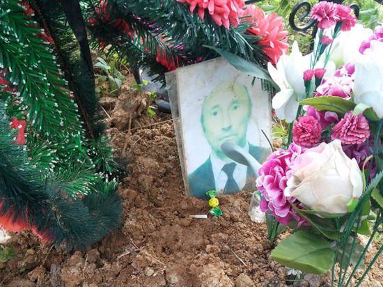 Жительница Подмосковья нашла на могиле родственников покойника-нелегала
