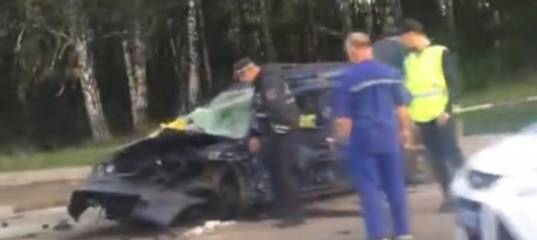 В Тюмени водитель Mercedes устроил жесткое ДТП с пострадавшими: пятерых забрала скорая помощь - видео