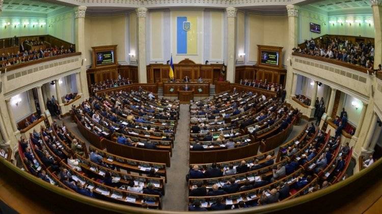 Помощник Зеленского поддержал закон о тотальной украинизации