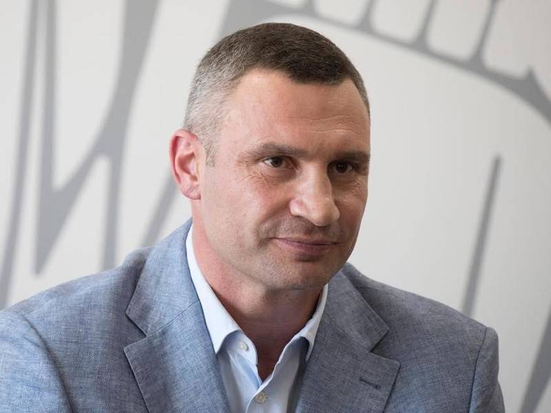 Кабмин Украины не стал увольнять Кличко с поста главы администрации Киева