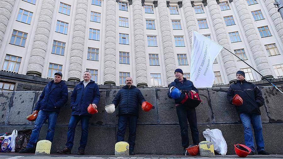 Кабмин Украины выделит $10 млн на погашение долгов по зарплате шахтерам