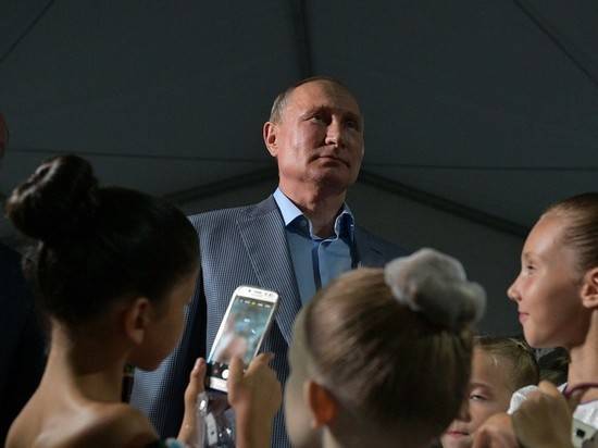 Юная балерина рассказала, как Путин встал перед ней на колено