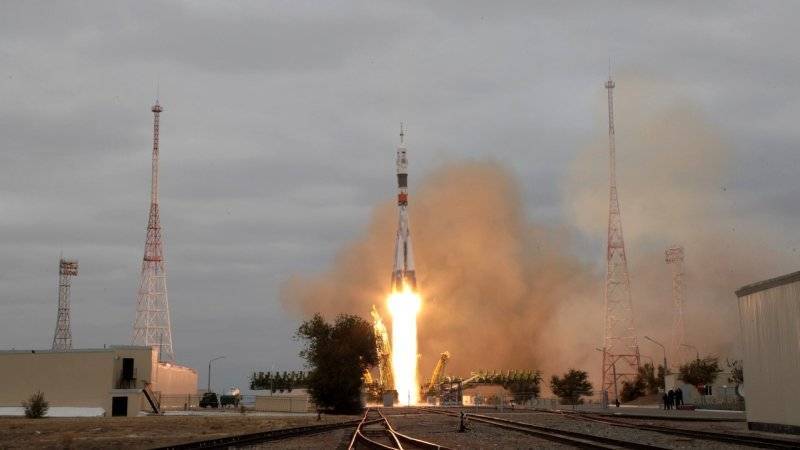 Спасатели ЦВО готовятся к пуску ракеты «Союз» с аватаром Федором на борту