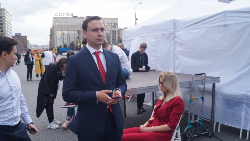 Соратники Навального бегут из России