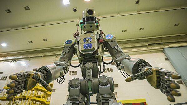 Спасатели готовятся к запуску «Союза МС-14» с роботом Федором на борту