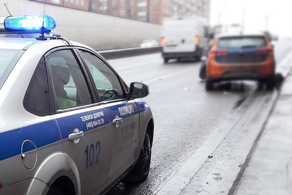 В Москве ищут водителя каршеринговой BMW, совершившего дерзкое ДТП