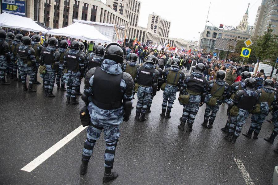 Суд арестовал программиста Котова за многократные нарушения на митингах
