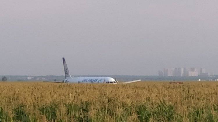 Два человека пострадали при жесткой посадке А-321 в Жуковском