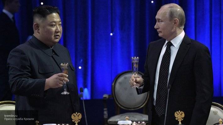 Ким Чен Ын и Путин поздравили друг друга с 74-й годовщиной освобождения Кореи воинами СССР
