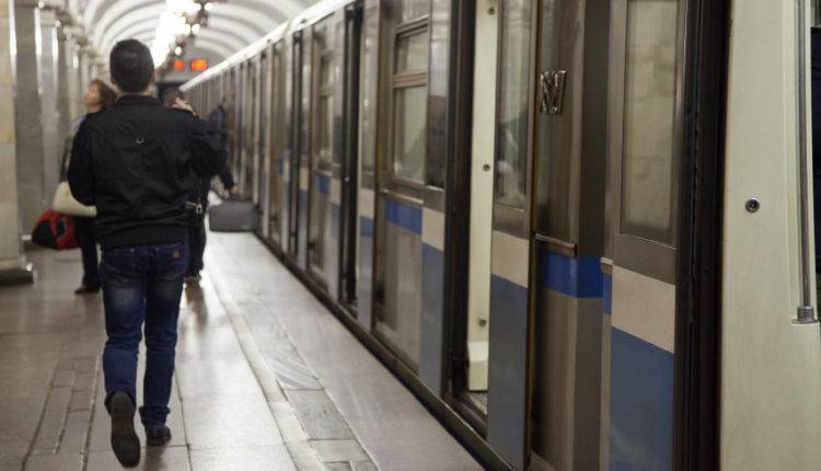 В московском метро запустили поезд в честь выставки коллекционера Щукина