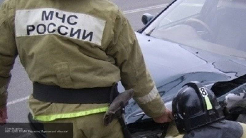 Спасатели освободили застрявшего между труб ребенка в Ростовской области