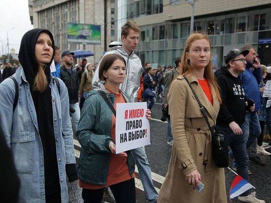 США поддерживают участников массовых беспорядков в Москве