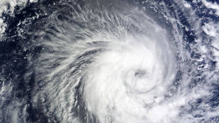 Японские власти эвакуируют 580 тысяч человек на западе страны из-за тайфуна