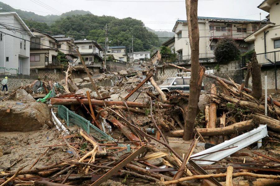 Число пострадавших от тайфуна на западе Японии достигло 16 человек