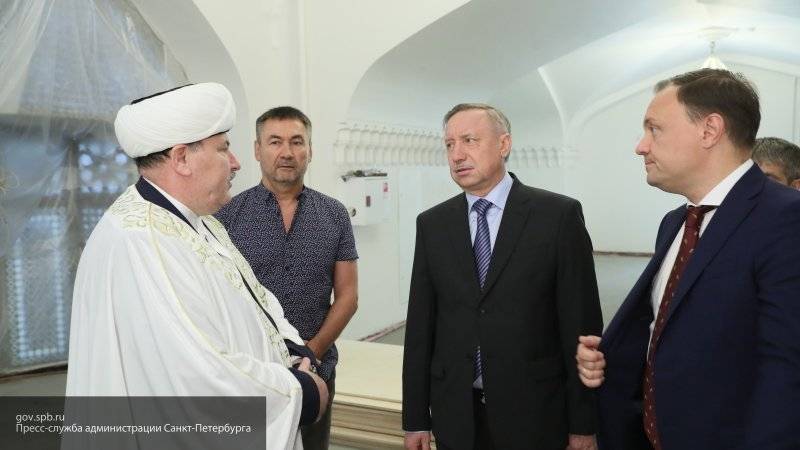 Беглов велел увеличить объем реставрационных работ в Соборной мечети