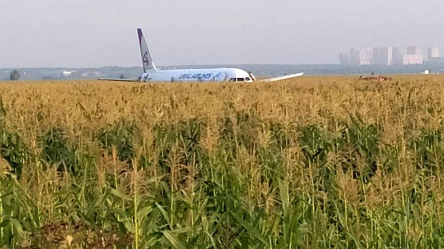 Экипаж аварийно севшего в Жуковском самолета отстранили от полетов