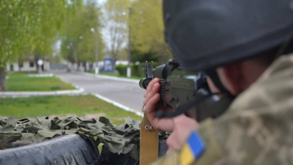 Донбасс сегодня: солдаты Киева сожгли американскую РЛС, военные ВСУ обстреляли друг друга