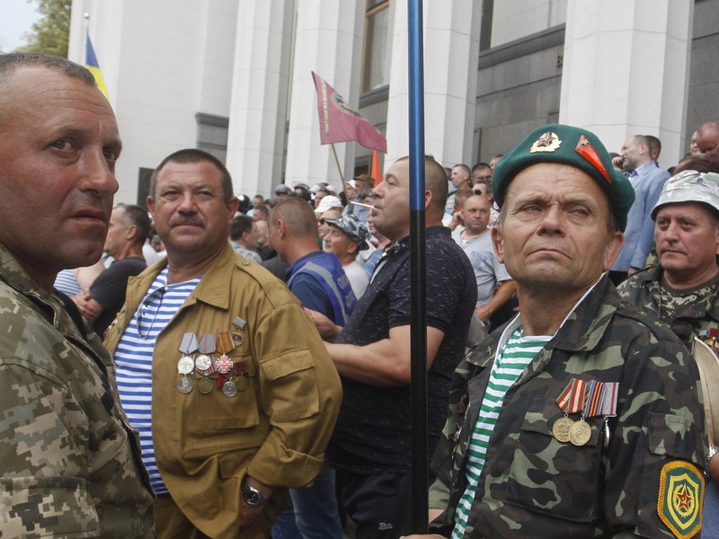 Сторонники Зеленского настаивают на принятии закона о ветеранах
