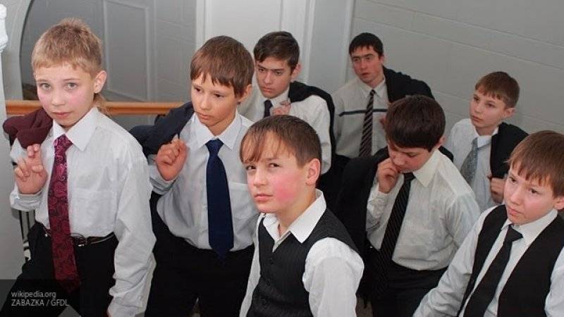 Эксперты Роскачество назвали марки безопасных школьных пиджаков для мальчиков