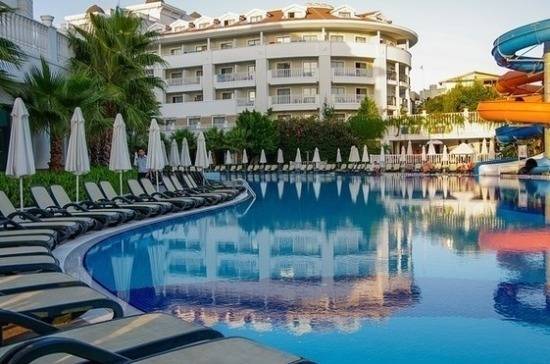 Власов рассказал о последствиях возможной отмены системы «всё включено» в отелях Турции