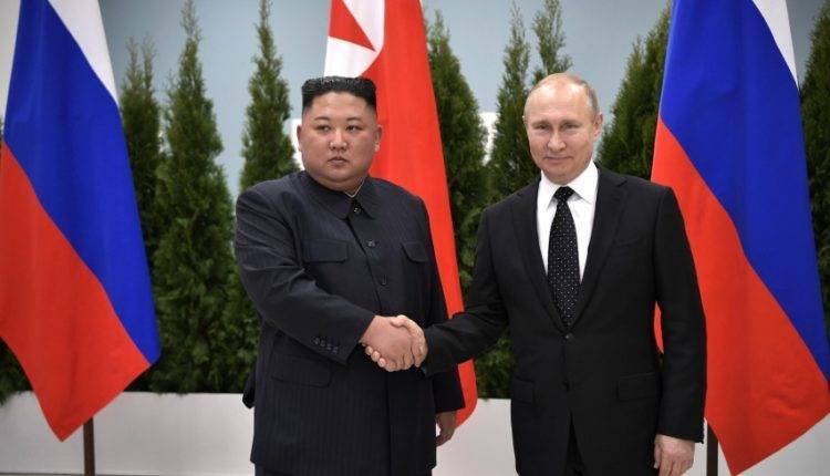 Путин поздравил Ким Чен Ына с годовщиной освобождения Кореи
