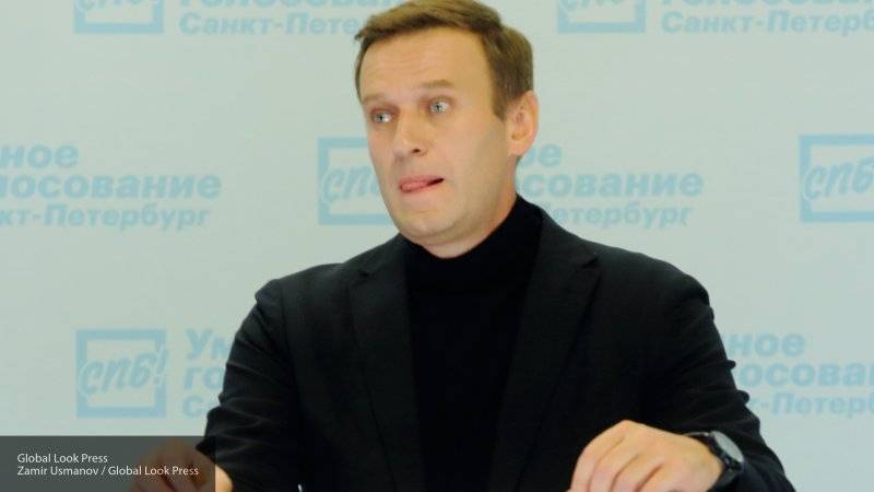Бабушка школьницы, изрезанной фанатом Навального, назвала его похожим на фашиста