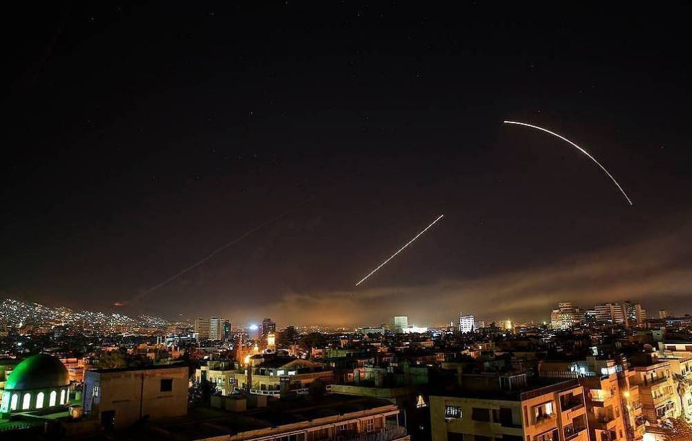 СМИ: средства ПВО Сирии отразили ракетный удар по военным объектам в провинции Хама