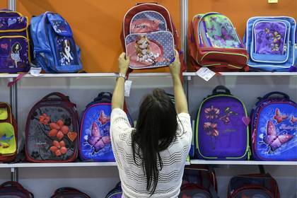 Россиянам дали рекомендации по выбору школьных портфелей