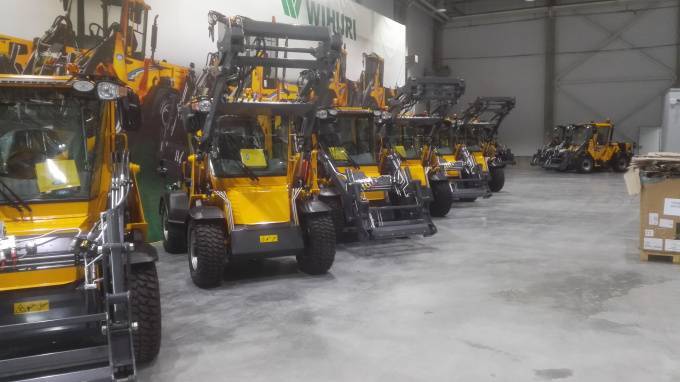 Смольный закупил 471 снегоуборочных машин у финской "Wihuri Group"