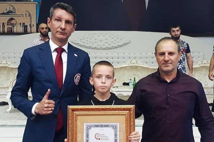 Десятилетний чеченец поставил новый мировой рекорд по отжиманиям