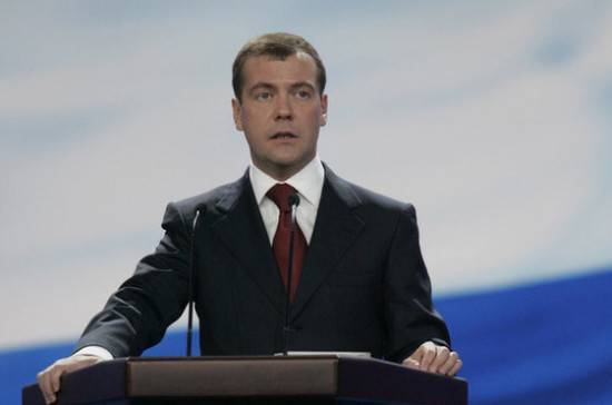 Медведев пообещал представить лётчиков самолёта А321 к государственным наградам