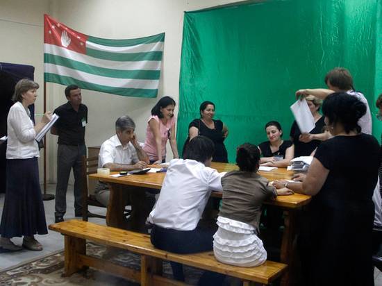 Взрывооопасные выборы в Абхазии: в республике кипят нешуточные страсти — Информационное Агентство "365 дней"