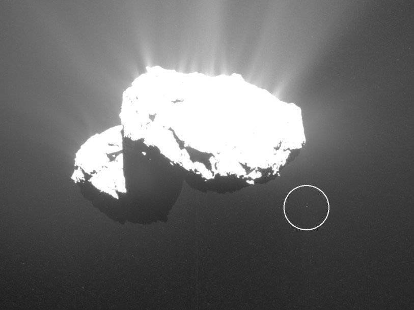 У кометы Чурюмова — Герасименко обнаружился маленький спутник
