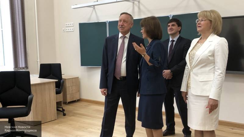 Беглов проверил готовность школы № 255 в Петербурге к началу учебного года