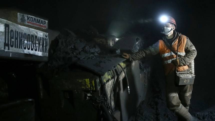 Горняков эвакуировали из якутской шахты из-за пожара