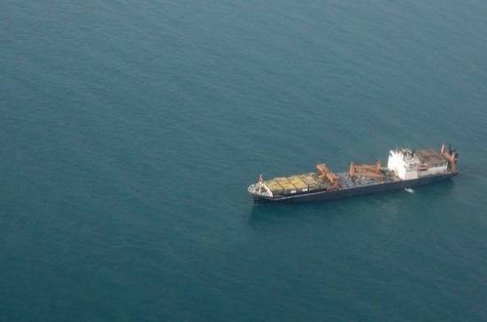 Пираты похитили восемь членов экипажа захваченного у Камеруна судна