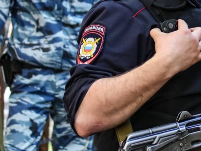 Полицейский избил кандидата в депутаты Петербурга