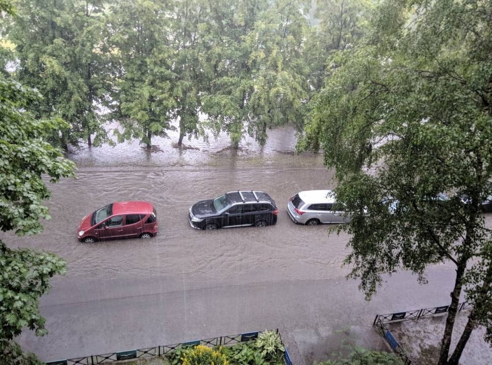 Власти Сочи готовы эвакуировать жителей из-за ливней