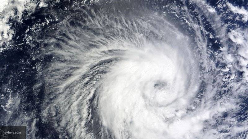 Тайфун "Кроса" временно оставил без света несколько населенных пунктов на Сахалине