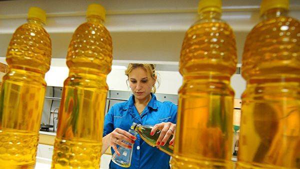 Эксперт назвал возможные пути попадания крысиного яда в подсолнечное масло в Ульяновске
